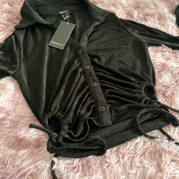 Black button up top - Picture 2 of 4